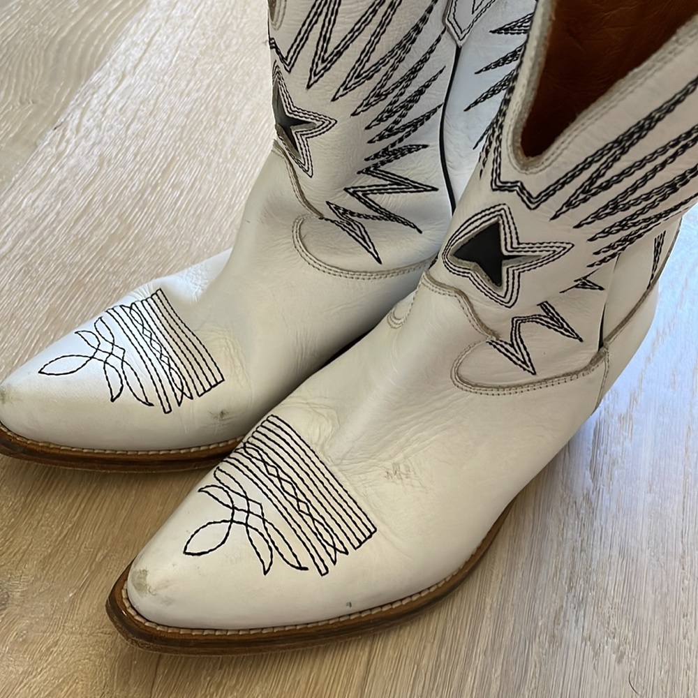 Golden Goose White Leather Short Wish Star Boots. Size 36. - Picture 6 of 7